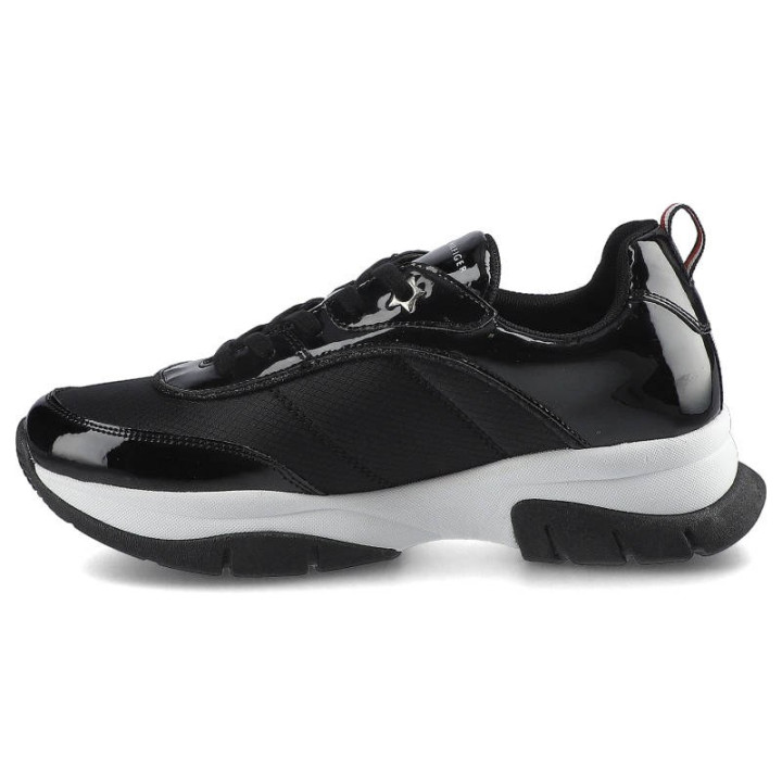 TOMMY HILFIGER LOW CUT LACE-UP SNEAKER BLACK
