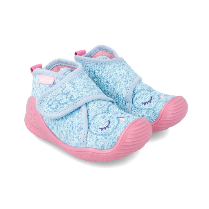 PANTOFLE TEKSTYLNE KAPCIE BIOMECANICS 231294-A CELESTE