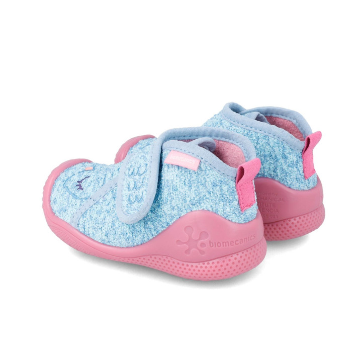 PANTOFLE TEKSTYLNE KAPCIE BIOMECANICS 231294-A CELESTE